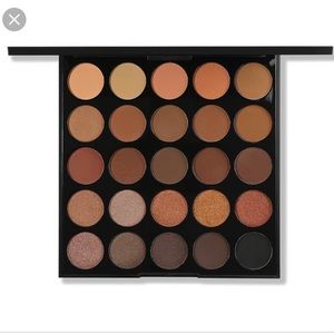 BNIB Morphe Eyeshadow Palette